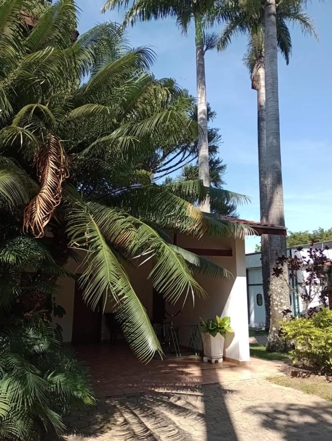 Casa Vista Lago Vitoria Regia Holambra Eksteriør bilde